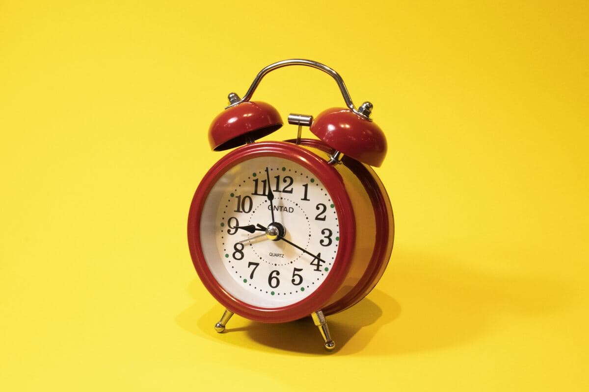 Як навчити дитину визначати час за годинником: крок за кроком